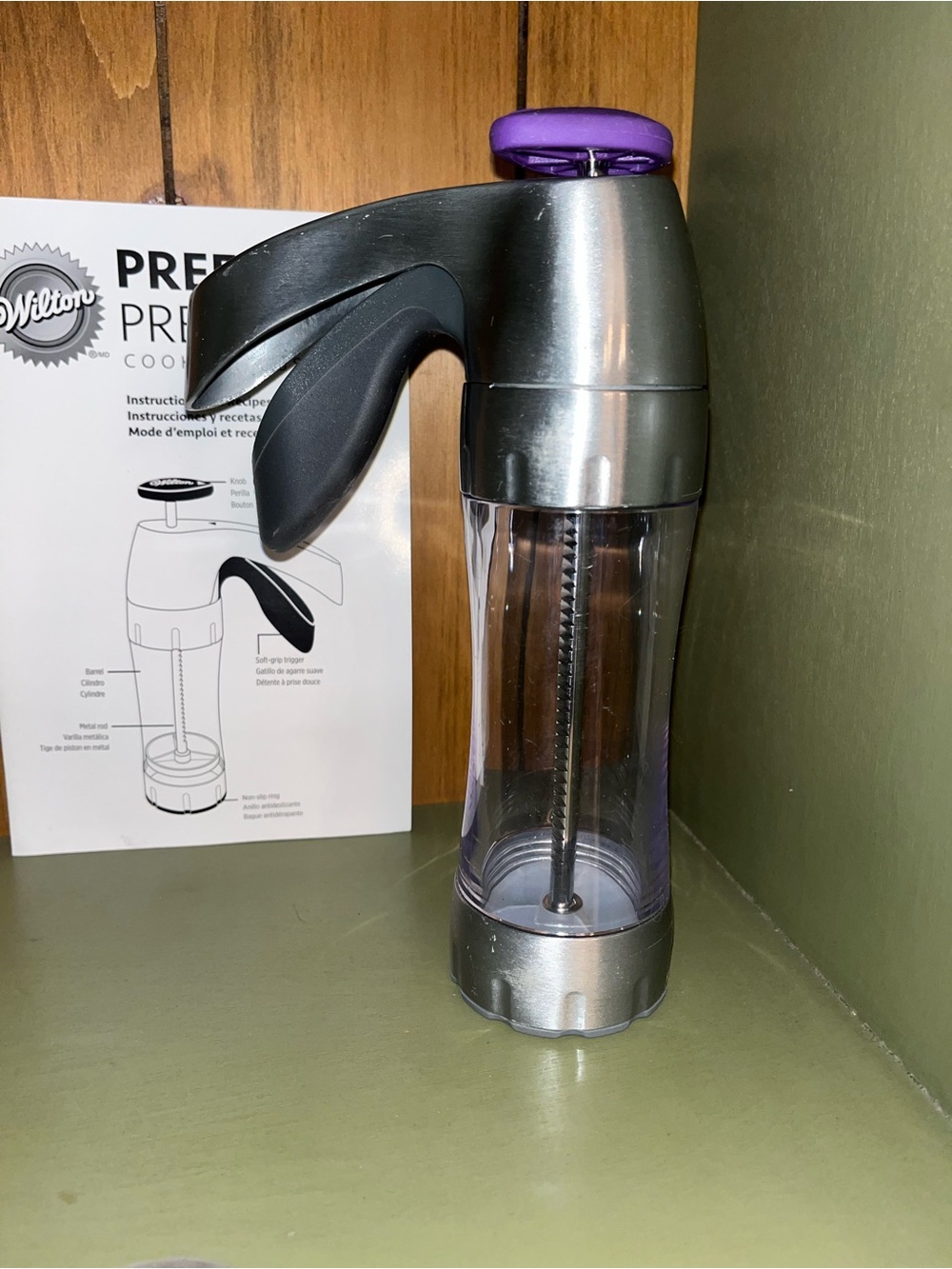 Wilton Preferred Press Cookie Press with 3 cookie discs!